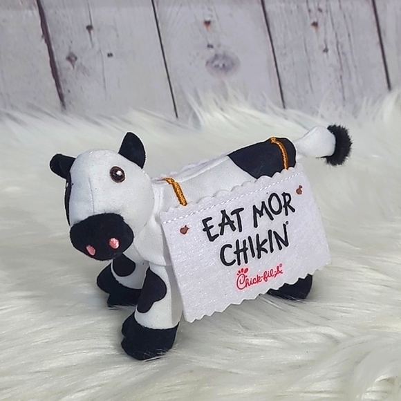 Chick-fil-A Eat Mor Chikin Small Mini Cow Plush Stuffed Animal Collectible Toy - Picture 1 of 10